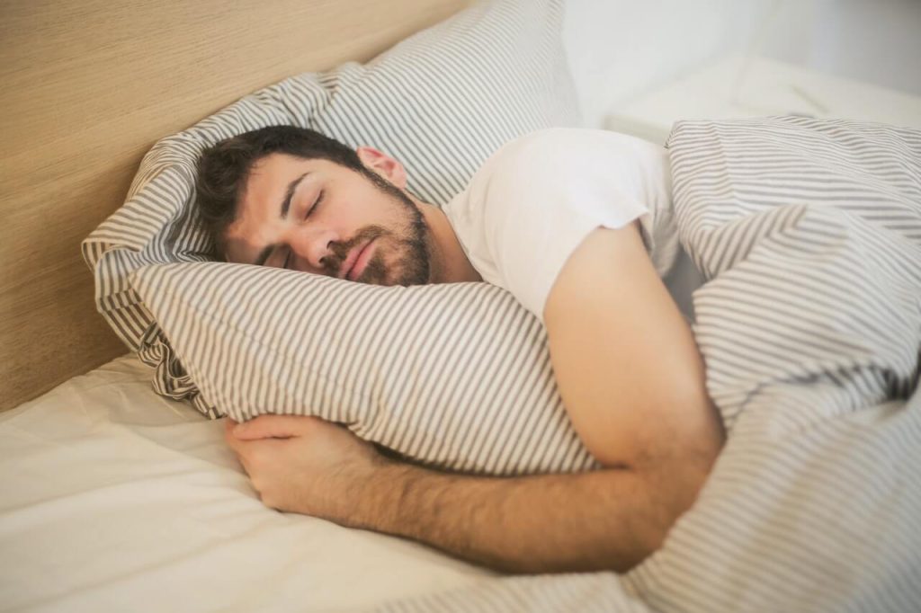 voldoende slapen is belangrijk voor een gezonde leefstijl